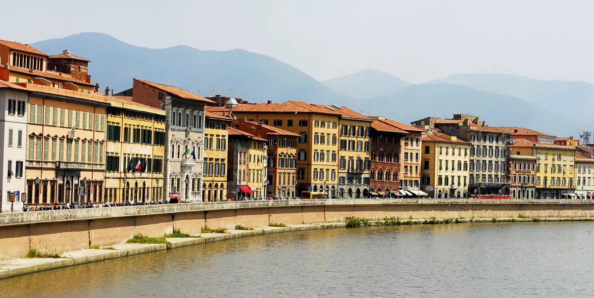 Pisa, palaces on the river Arno